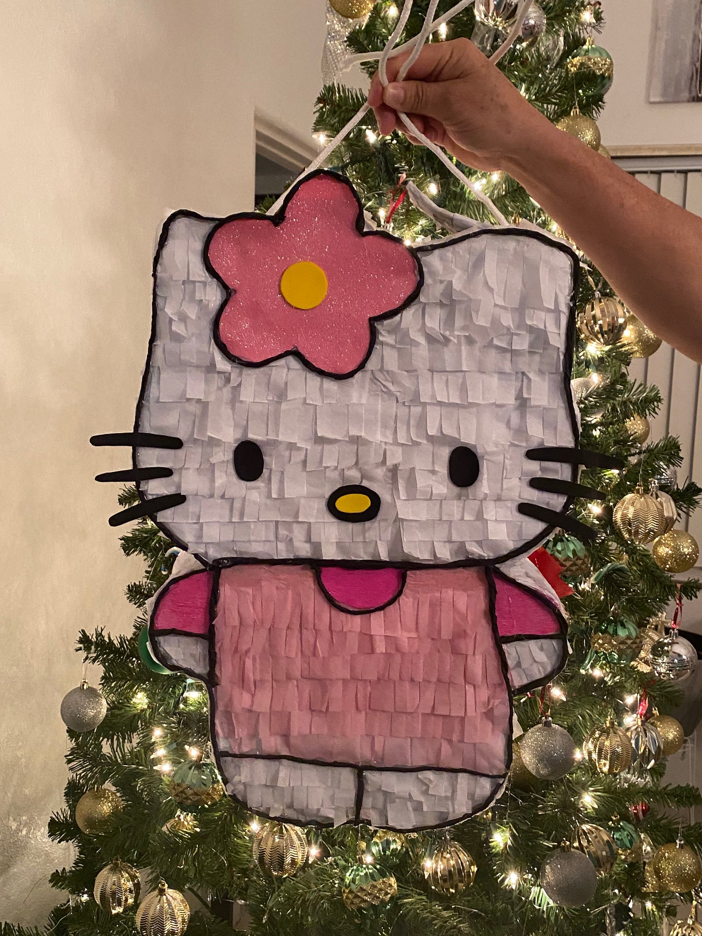 Sanrio Hello kitty (full body) piñata